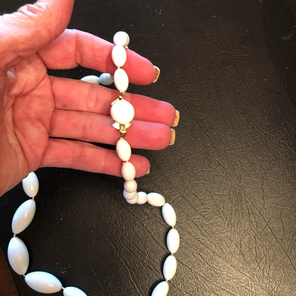 - ❤️White Necklace - Picture 3 of 8